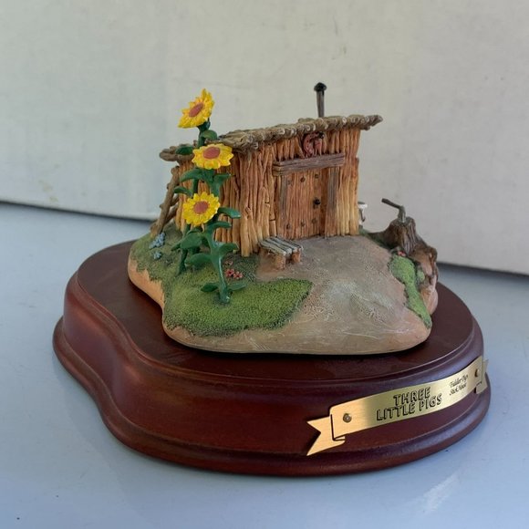 Disney WDCC Enchanted Places Three Little Pigs Fiddler Pig Stick House w/ Box - Picture 5 of 9